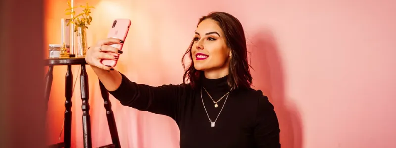 Como falar em frente à câmera? Confira o passo a passo para perder o medo dos vídeos