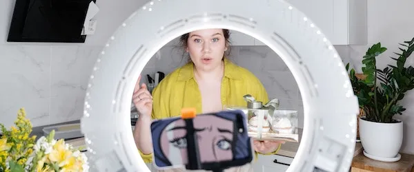 Logo de digital influencer: o que é e por que fazer?